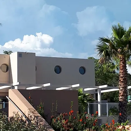 Les Parasols D'argens * Roquebrune-sur-Argens