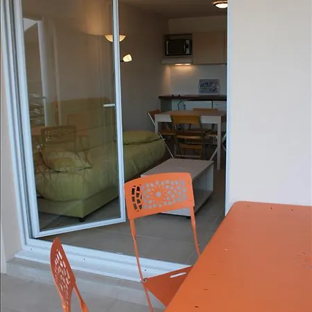 Les Parasols D'argens Holiday park *